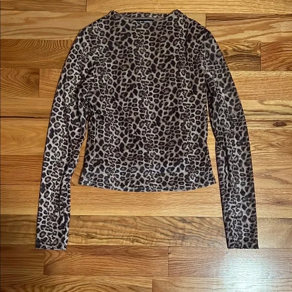 Leopard Print Mesh Long Sleeve Top - Picture 2 of 8